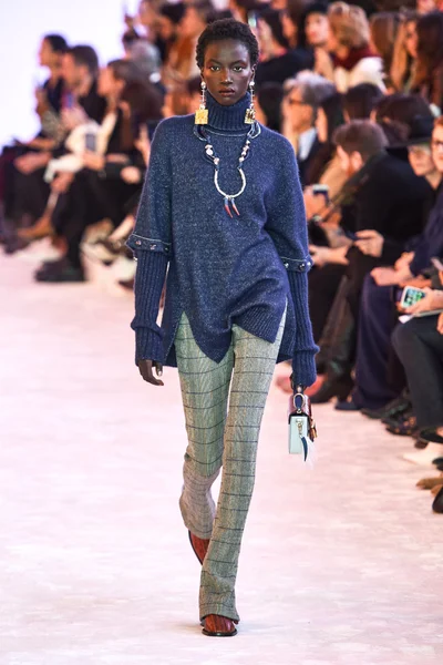 Look 14